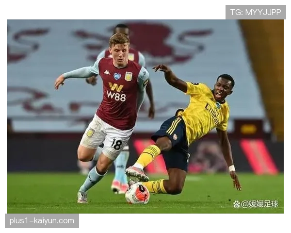 伯恩茅斯前场组织逼抢体系 索兰克支点作用串联克里斯蒂突击